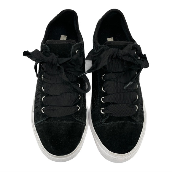 ISAAC MIZRAHI LIVE Lizard Lace Up Sneakers Black - Picture 2 of 9